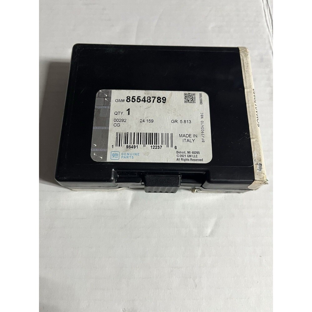 GM 85548789 GM WHEEL LOCK SET KEY AND 4 Additional Lugnuts OEM